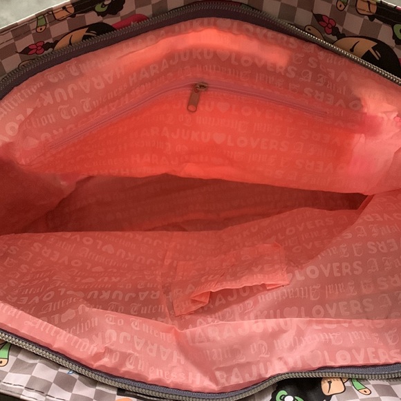 Harajuku Lovers enormous Flower Spring Travel Tote - Picture 8 of 13